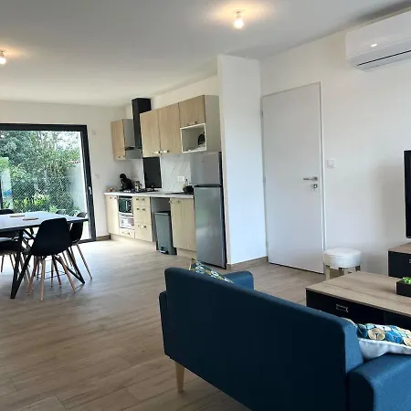 Apartman ღ Chic&chill - Maison Neuve, Calme, Box 5g
